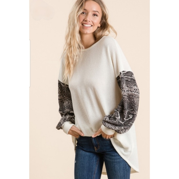 NWT Snakeskin Print Puff Sleeve Solid Cream Tunic - Picture 2 of 5